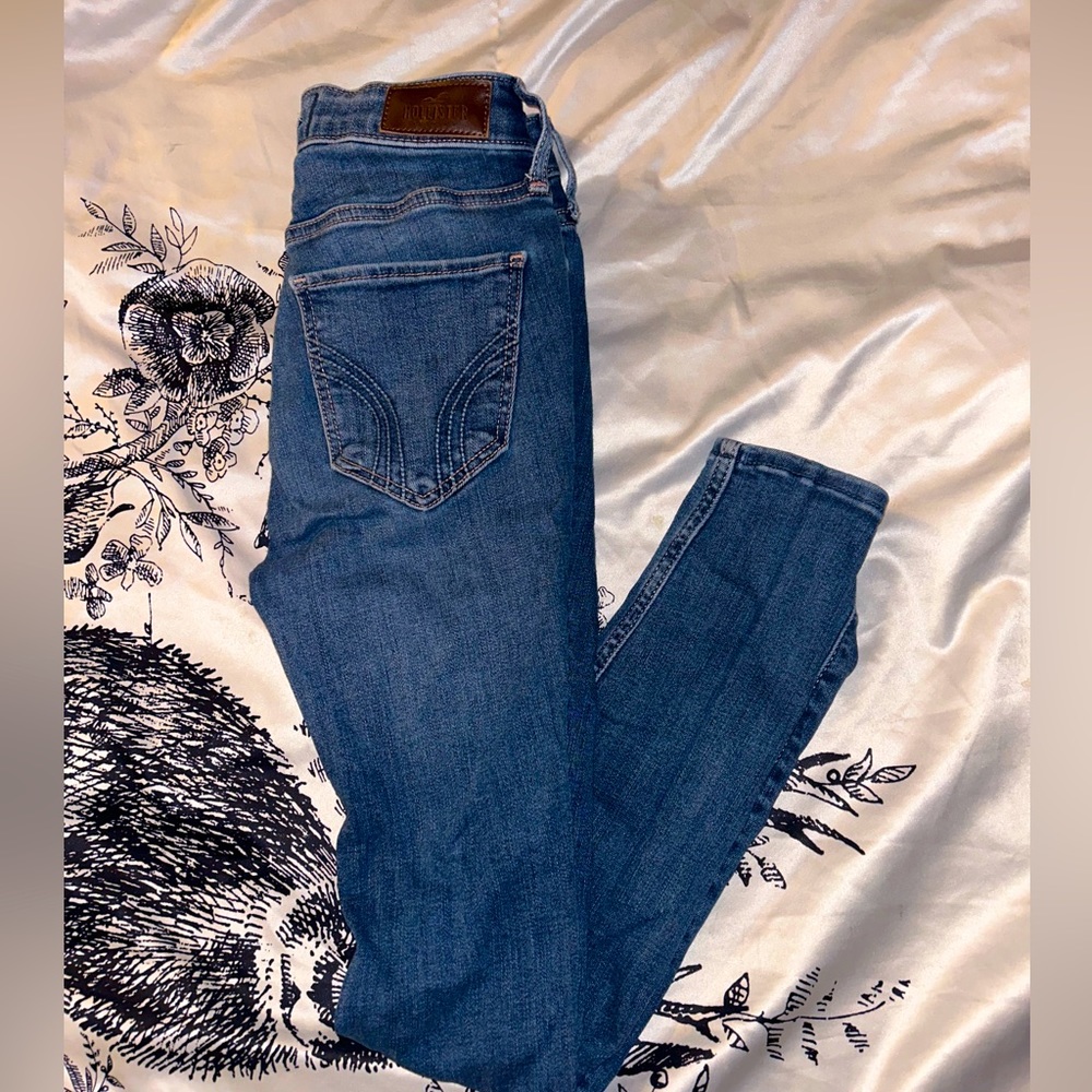 Love these jeans, no longer my size:(. Comfortable, stretchy, and very fitting.